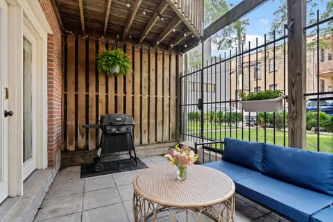 $649,900 | 1050 West Webster Avenue, Unit 1E, Chicago, IL 60614