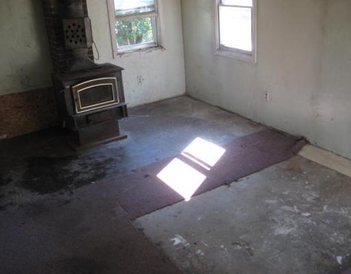 706 W Road Bowdoin, ME 04287 - Photo 3 of 7 Interior Space/Layout.