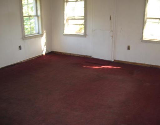 706 W Road Bowdoin, ME 04287 - Photo 5 of 7 Interior Space/Layout.