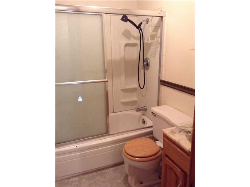 367 Pointview Road Brentwood, PA 15227 - Photo 14 of 22 Full Bath. Upstairs Bath