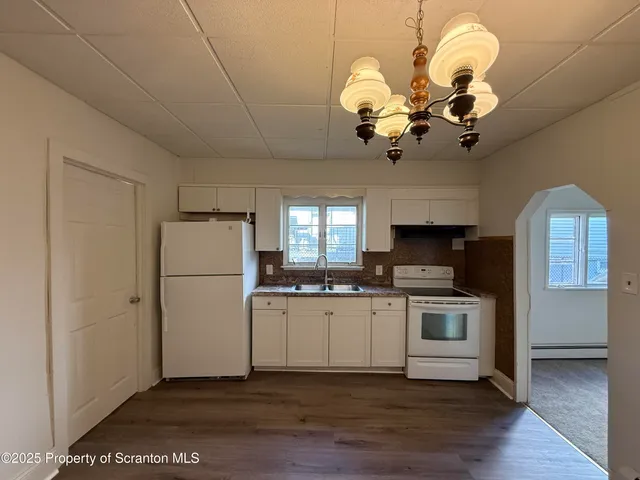 $1,300 | 949 Carmalt Street, Dickson City, PA 18519