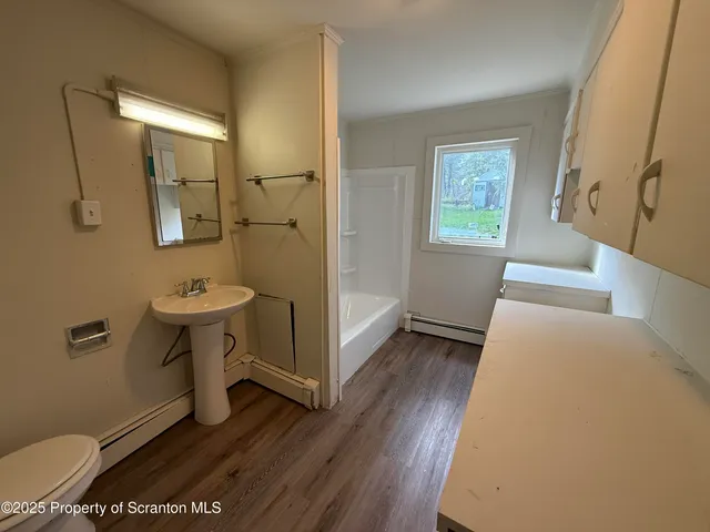 $1,300 | 949 Carmalt Street, Dickson City, PA 18519