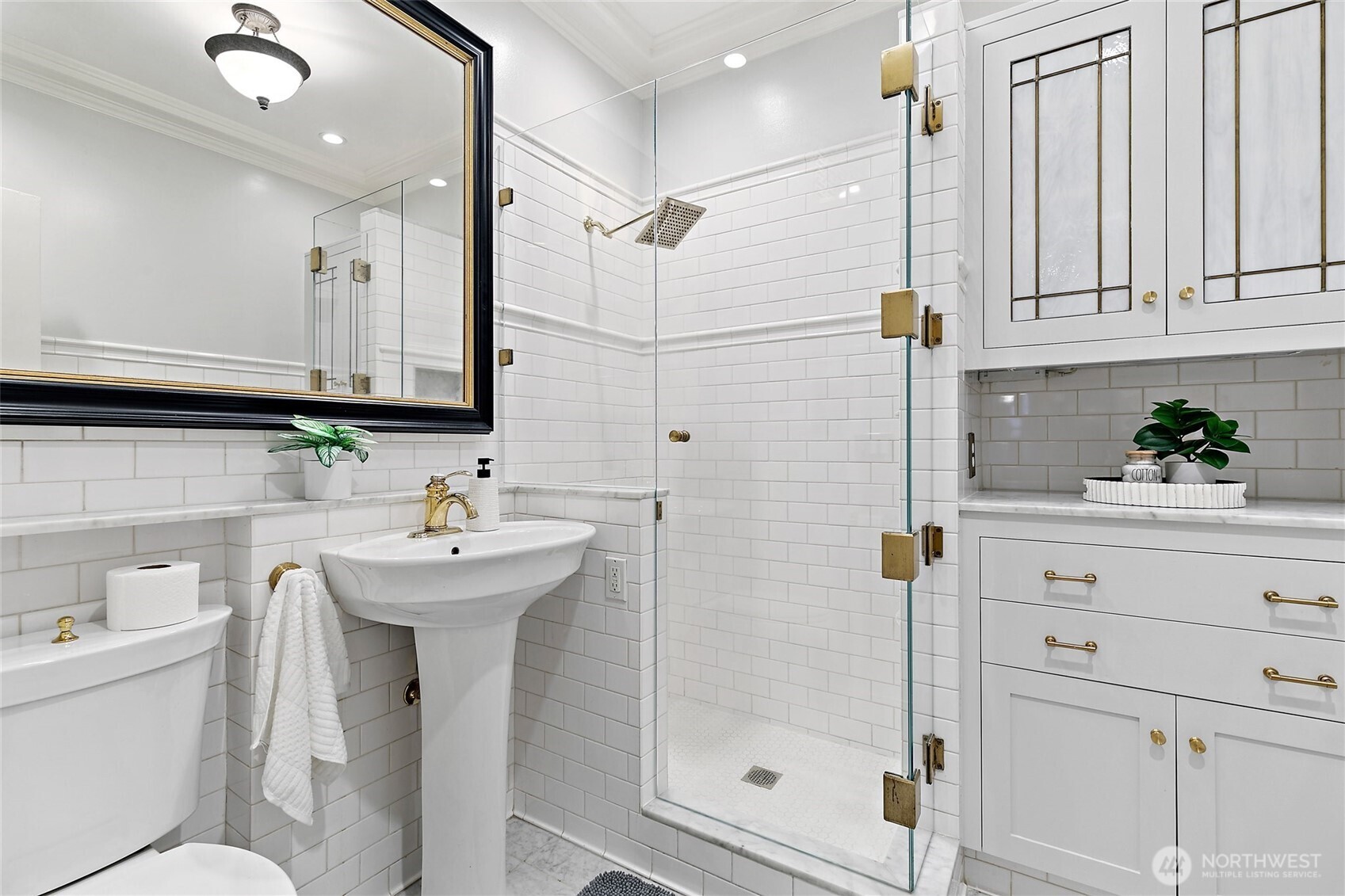 615 Boren Avenue, Unit 27 Seattle, WA 98104 - Photo 14 of 22