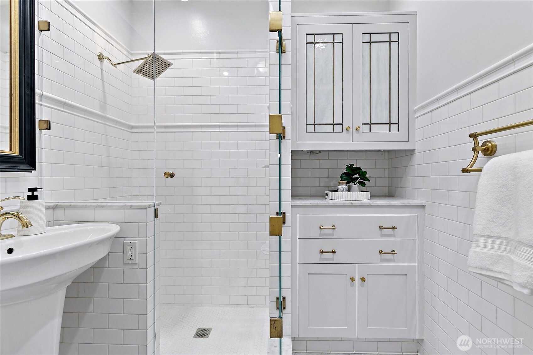 615 Boren Avenue, Unit 27 Seattle, WA 98104 - Photo 15 of 22