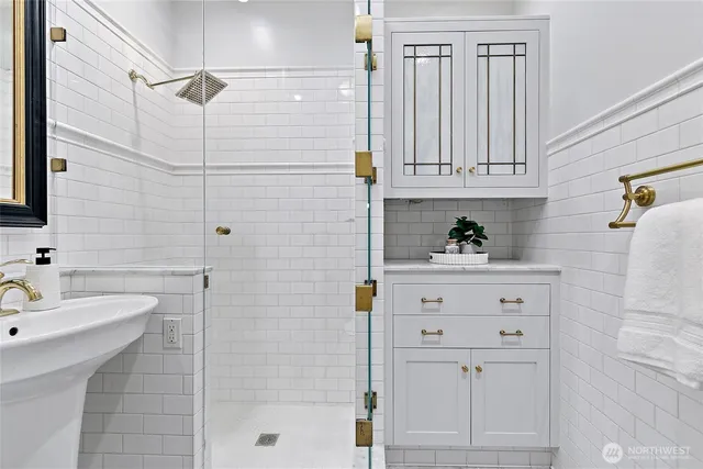 $599,000 | 615 Boren Avenue, Unit 27, Seattle, WA 98104