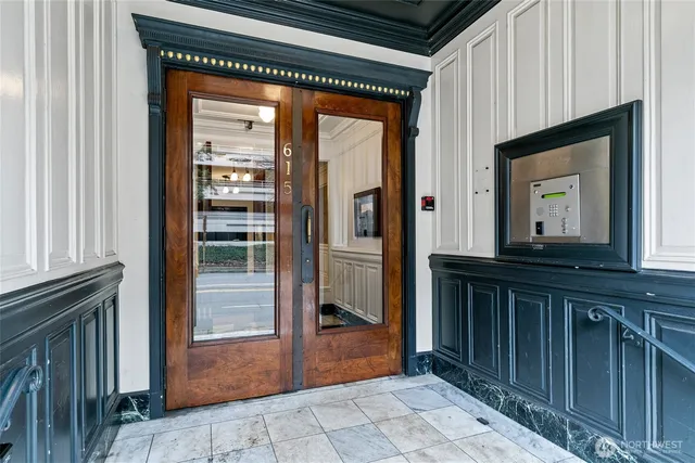 $599,000 | 615 Boren Avenue, Unit 27, Seattle, WA 98104