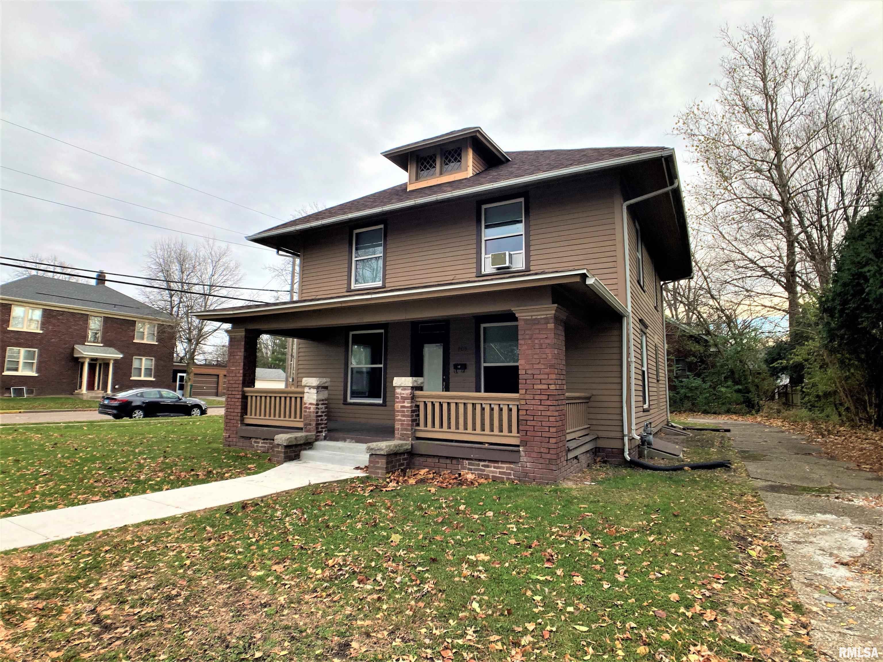 405 West Murray Street Macomb, IL 61455 - Photo 2 of 24