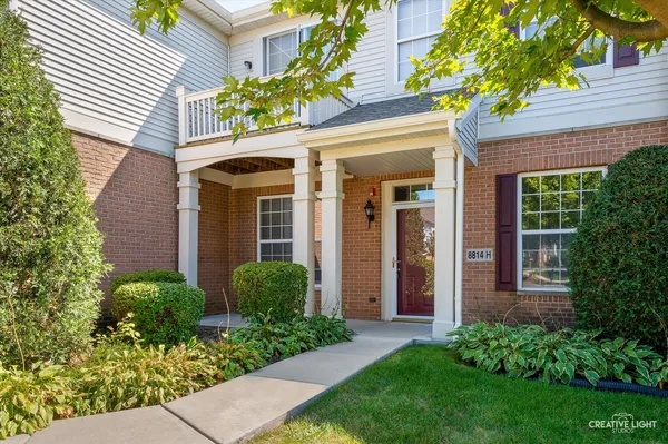 $2,700 | 8814 Concord Lane, Unit H, Justice, IL 60458