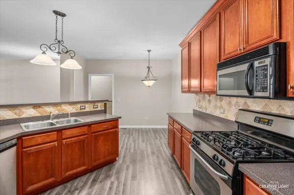 $2,700 | 8814 Concord Lane, Unit H, Justice, IL 60458