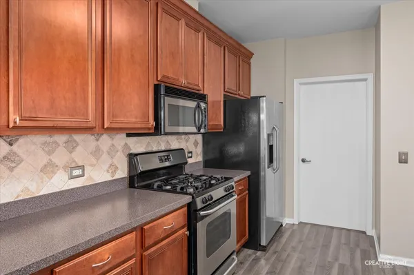 $2,700 | 8814 Concord Lane, Unit H, Justice, IL 60458