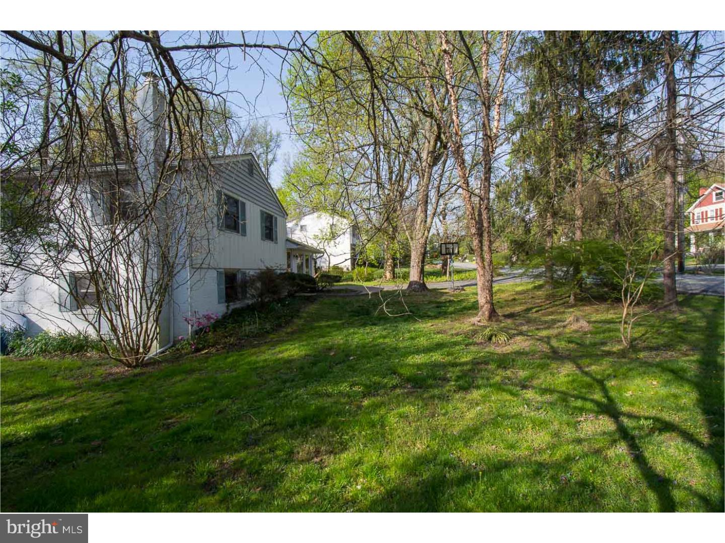 132 Bortondale Road Media, PA 19063 - Photo 22 of 24 Side Yard