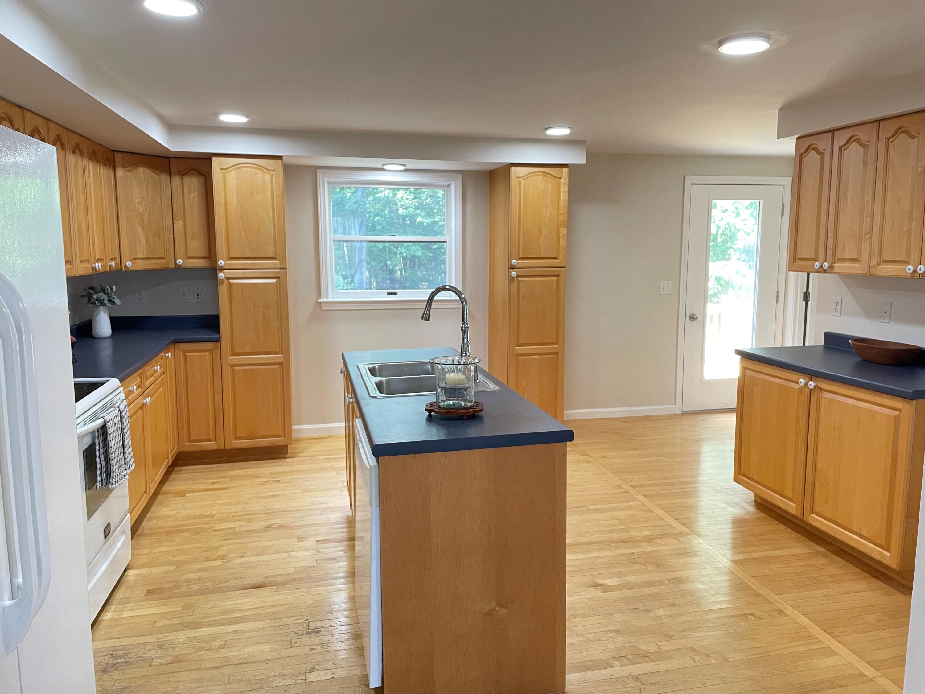 20 Longmeadow Road Scarborough, ME 04074 - Photo 11 of 16 3