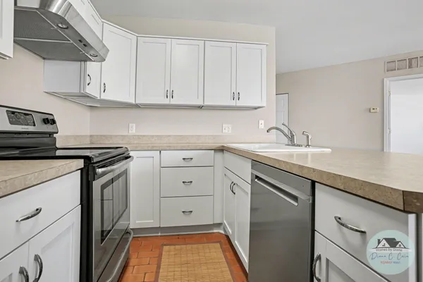 $244,900 | 297 West Clay Avenue, Unit 411, Muskegon, MI 49440