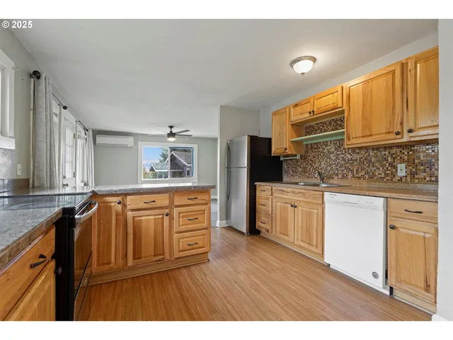 $3,000,000 | 1106 Emerson Drive, The Dalles, OR 97058