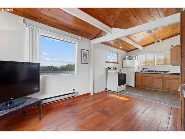 $3,000,000 | 1106 Emerson Drive, The Dalles, OR 97058