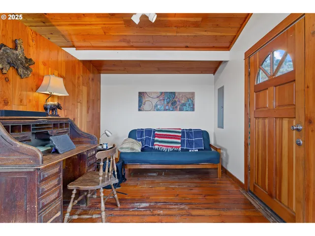 $3,000,000 | 1106 Emerson Drive, The Dalles, OR 97058