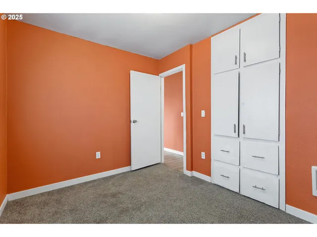 $3,000,000 | 1106 Emerson Drive, The Dalles, OR 97058