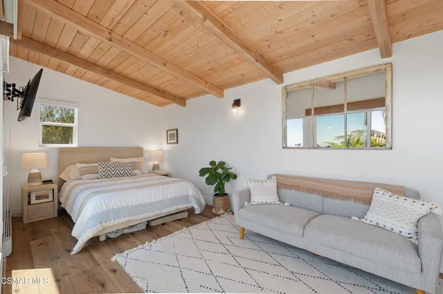 $6,250 | 2285 El Jardin Avenue, Ventura, CA 93001