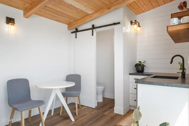 $6,250 | 2285 El Jardin Avenue, Ventura, CA 93001