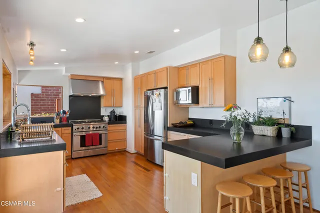 $6,250 | 2285 El Jardin Avenue, Ventura, CA 93001