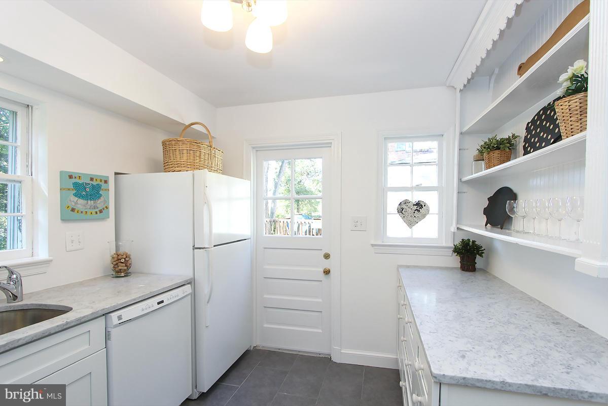 4610 Edgefield Road Bethesda, MD 20814 - Photo 12 of 27 Kitchen