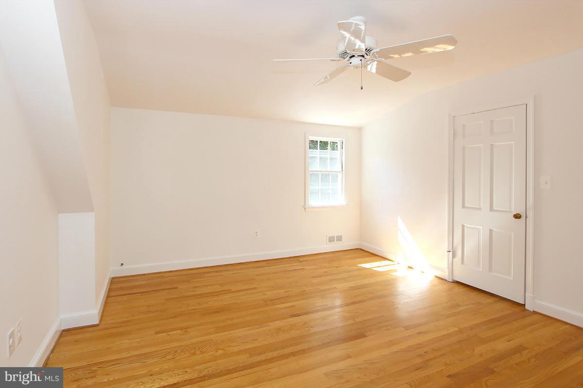 4610 Edgefield Road Bethesda, MD 20814 - Photo 18 of 27 Bedroom