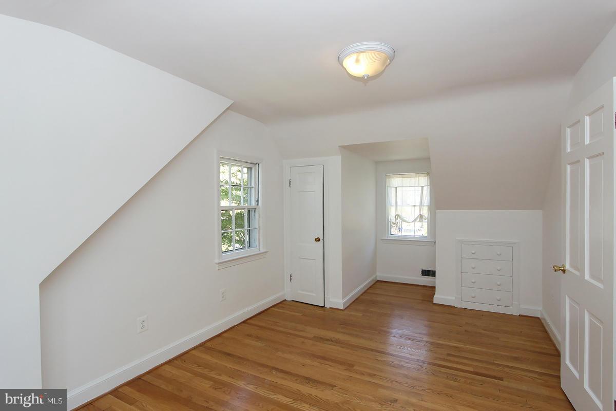 4610 Edgefield Road Bethesda, MD 20814 - Photo 19 of 27 Bedroom