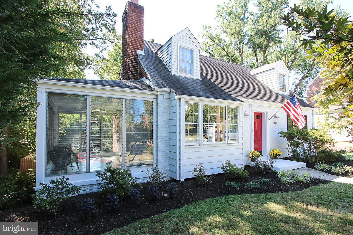 4610 Edgefield Road Bethesda, MD 20814 - Photo 3 of 27 Exterior (Front)