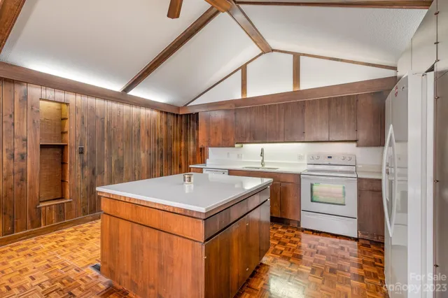 $1,750,000 | 2756 Peachtree Road, Statesville, NC 28625