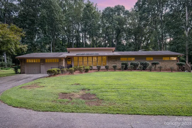 $1,750,000 | 2756 Peachtree Road, Statesville, NC 28625