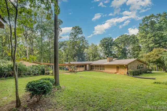 $1,750,000 | 2756 Peachtree Road, Statesville, NC 28625