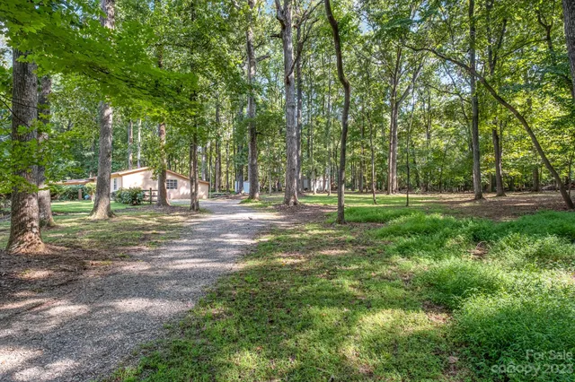 $1,750,000 | 2756 Peachtree Road, Statesville, NC 28625