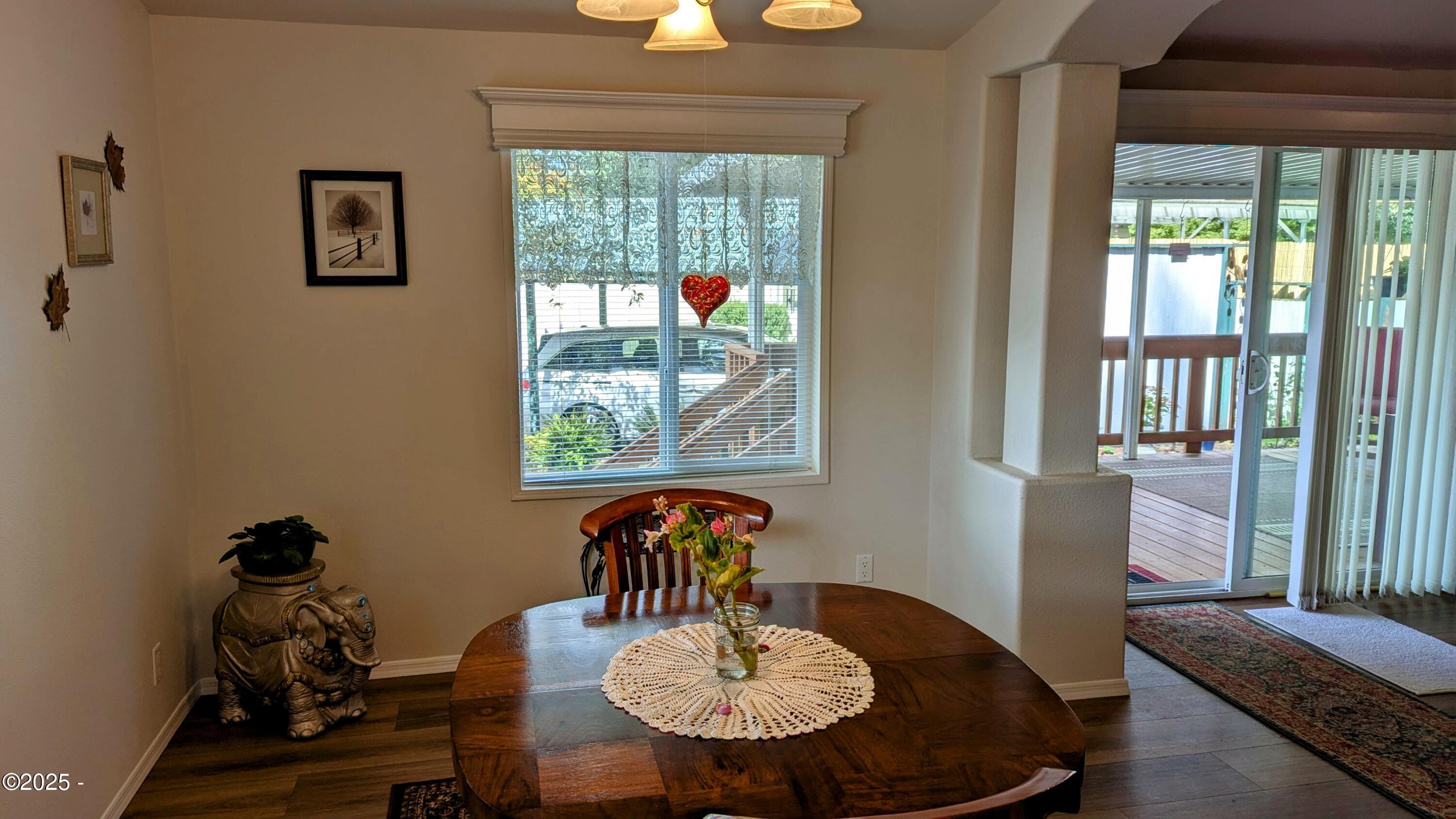 33125 White Oak Road Corvallis, OR 97333 - Photo 9 of 37 Dining room