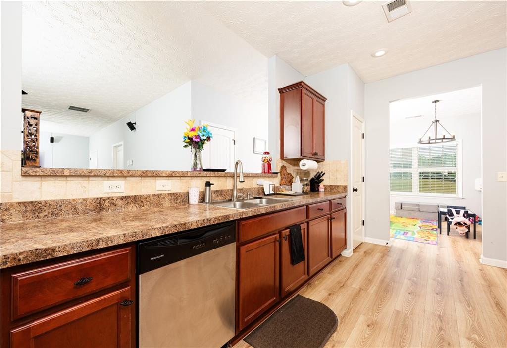 22 Forest Ridge Lane Phenix City, AL 36869 - Photo 12 of 31 Gallery Image 12
