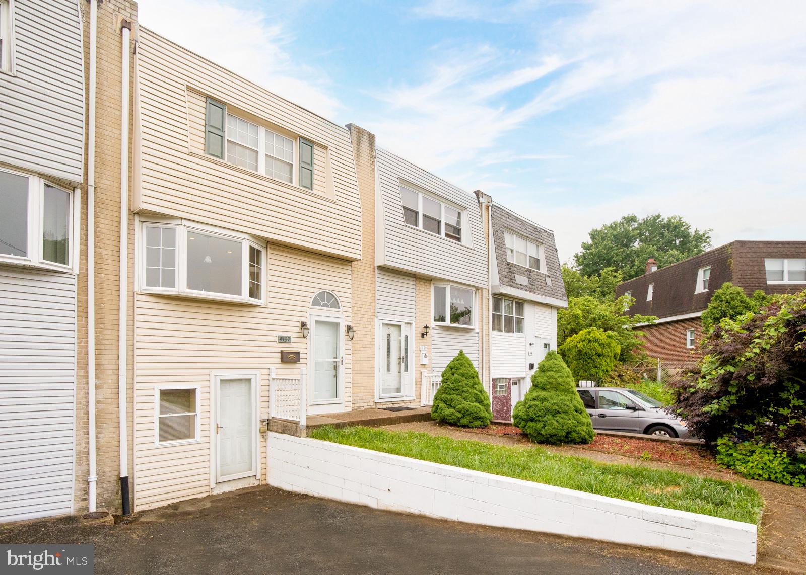 4137 Farmdale Road Philadelphia, PA 19154 - Photo 3 of 40 Gallery Image 3