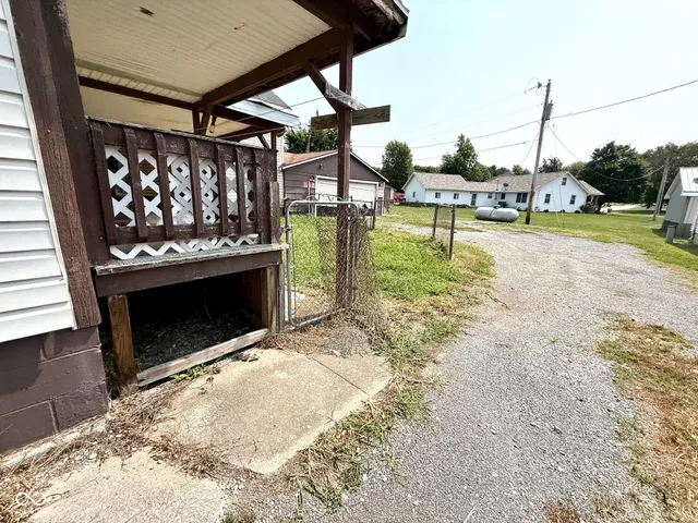 $89,900 | 206 Adams Street, Darlington, IN 47940
