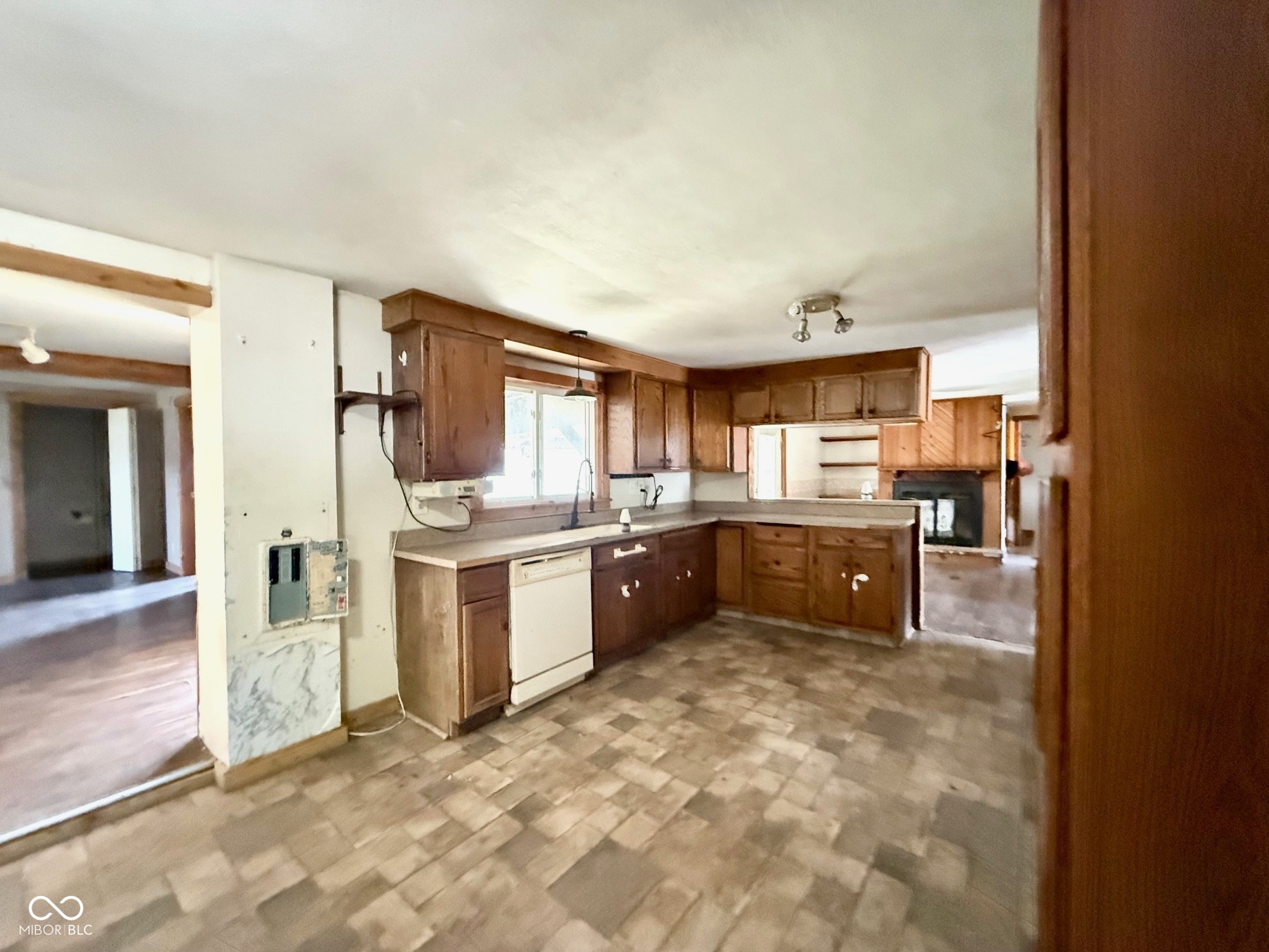 206 Adams Street Darlington, IN 47940 - Photo 3 of 27