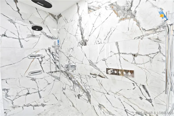 $1,899,000 | 179 Waterford Terrace, Sunrise Beach, MO 65079