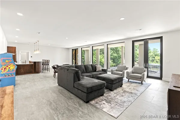 $1,899,000 | 179 Waterford Terrace, Sunrise Beach, MO 65079