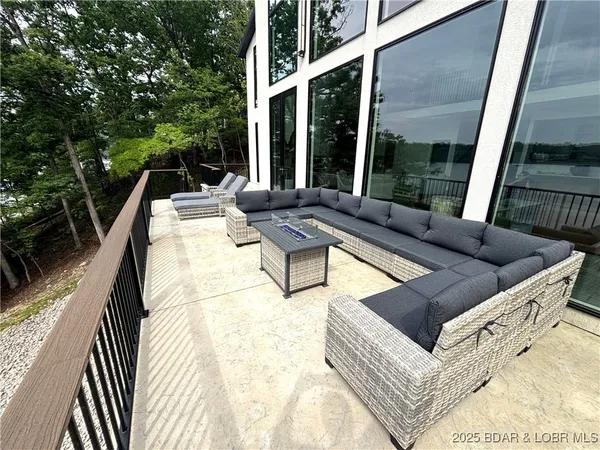 $1,899,000 | 179 Waterford Terrace, Sunrise Beach, MO 65079