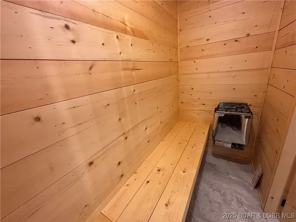 $1,899,000 | 179 Waterford Terrace, Sunrise Beach, MO 65079