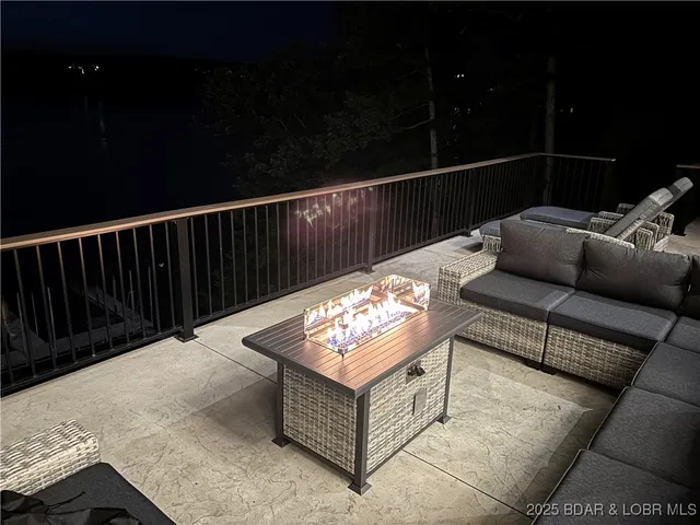 $1,999,000 | 179 Waterford Terrace, Sunrise Beach, MO 65079