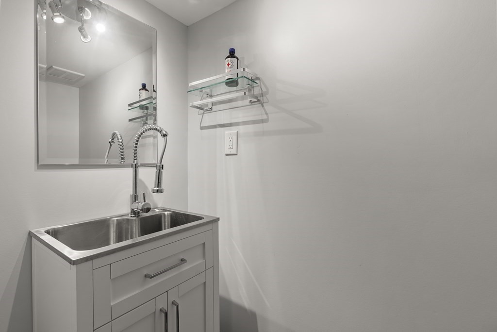 523 Main Street Hanover, MA 02339 - Photo 19 of 24 Gallery Image 19