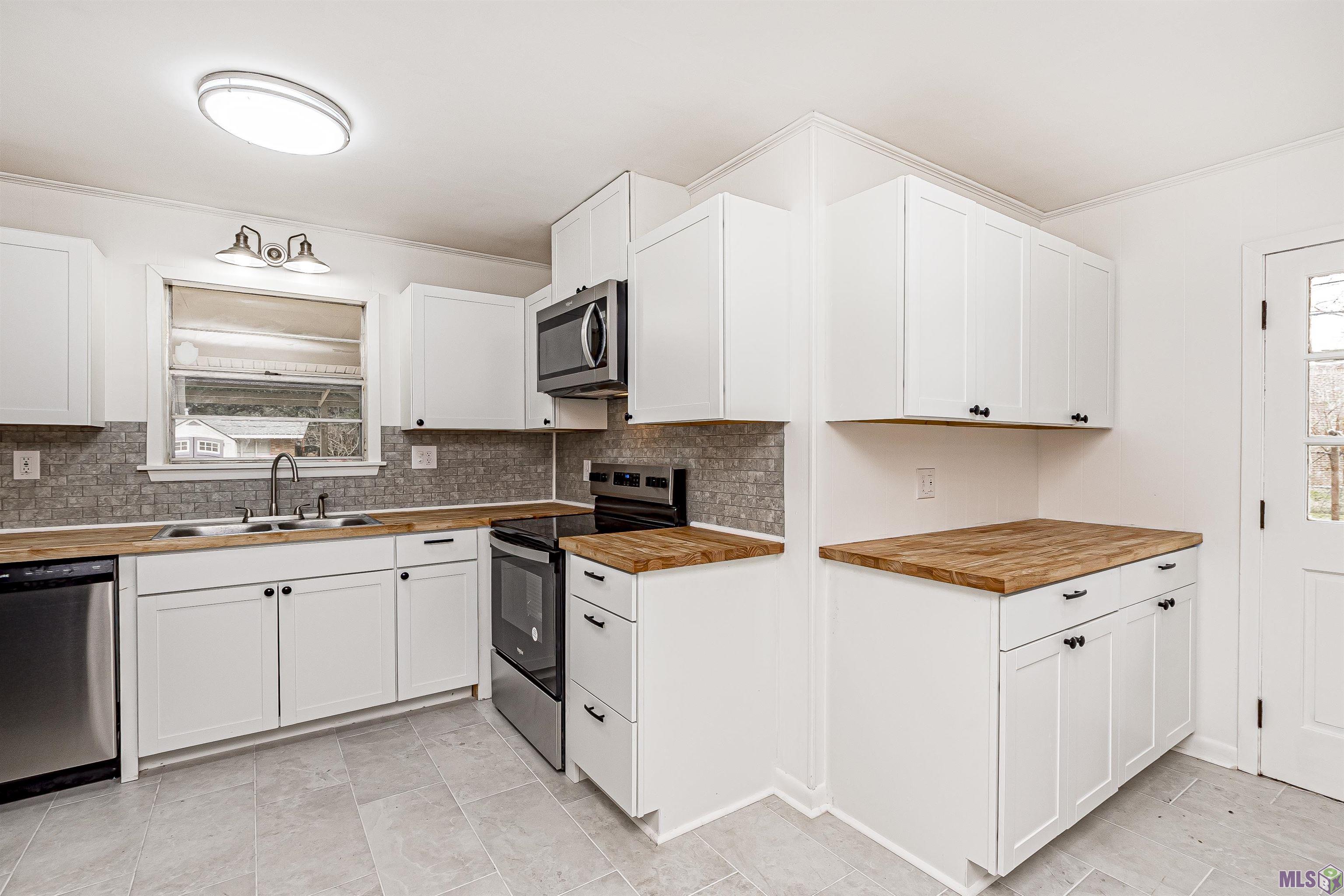 9267 Kingcrest Parkway Baton Rouge, LA 70810 - Photo 3 of 12