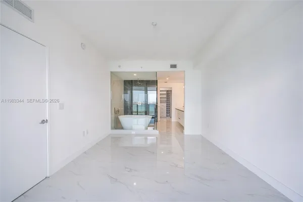 $9,000 | 700 Northeast 24th Street, Unit 2506, Miami, FL 33137