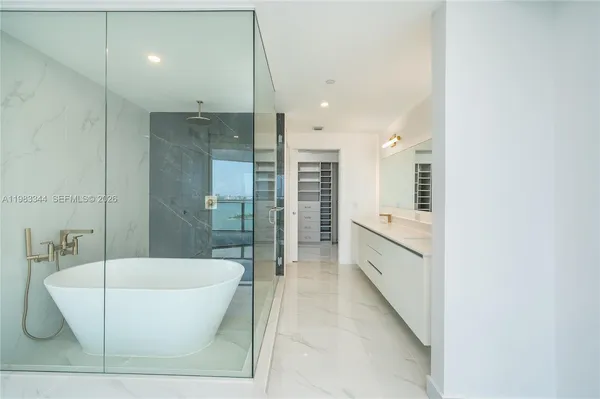 $9,000 | 700 Northeast 24th Street, Unit 2506, Miami, FL 33137