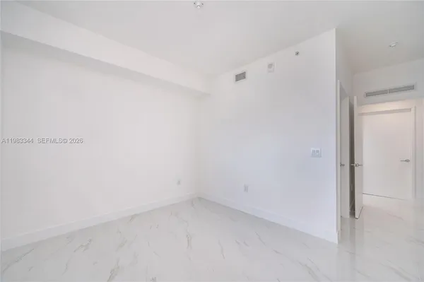 $9,000 | 700 Northeast 24th Street, Unit 2506, Miami, FL 33137