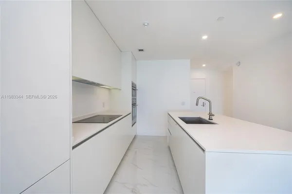 $9,000 | 700 Northeast 24th Street, Unit 2506, Miami, FL 33137