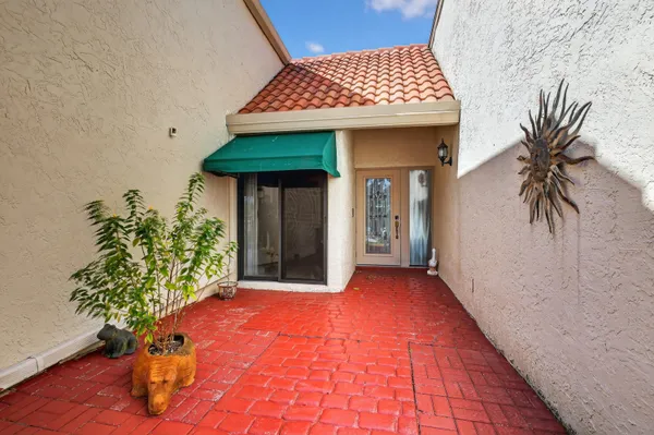 $745,000 | 6656 Las Flores Drive, Boca Raton, FL 33433
