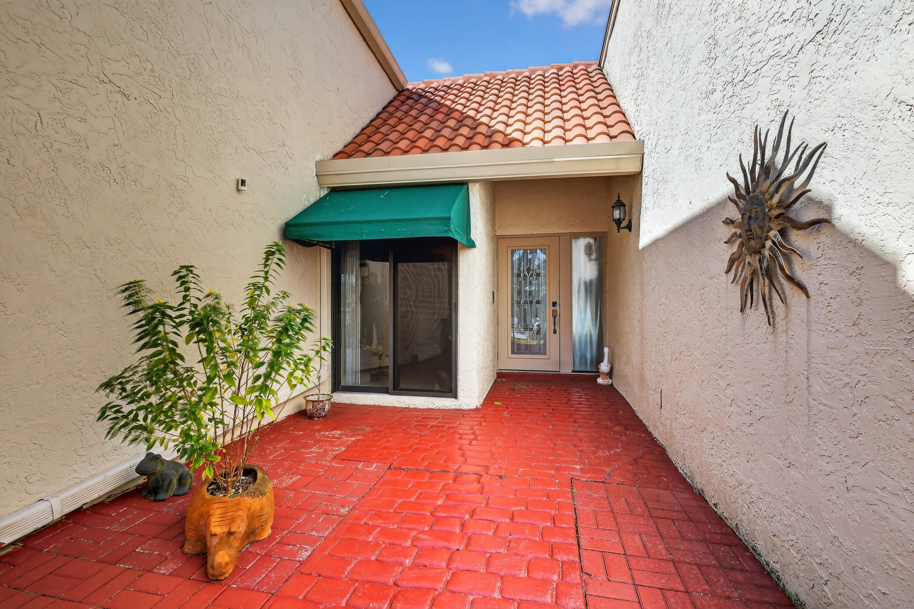 6656 Las Flores Drive Boca Raton, FL 33433 - Photo 3 of 63 F14A9903
